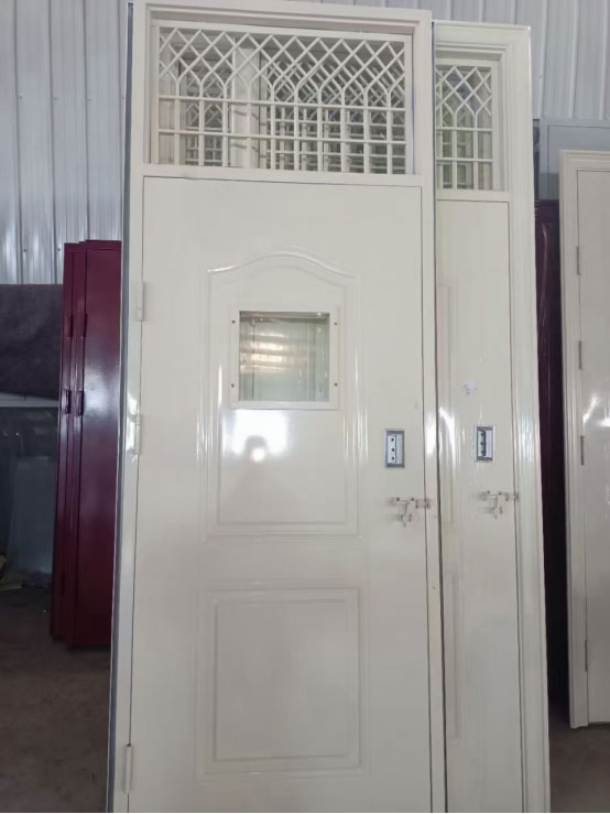 文县学校教室门