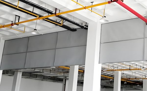 商场防烟分区常闭节点：文县挡烟垂壁高度与控制器接线图解