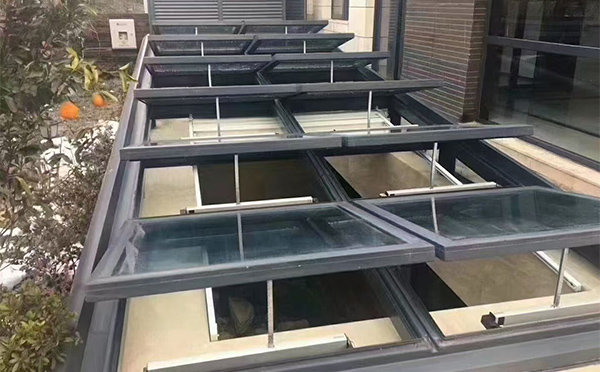 某轨道交通车辆维修车间文县排烟窗应用